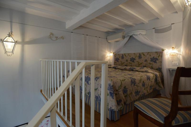 Superior Suite image 3