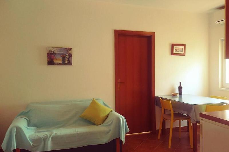 One-Bedroom Apartment image 1