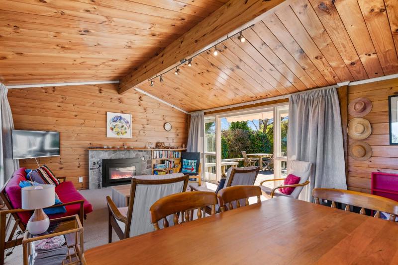 The Lake Escape - Taupo Holiday Home - image 5