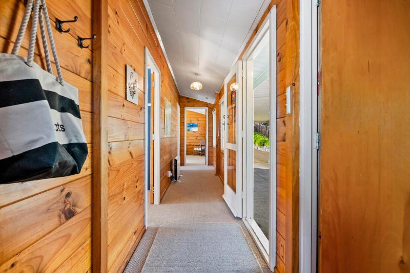The Lake Escape - Taupo Holiday Home - image 13