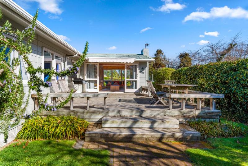 The Lake Escape - Taupo Holiday Home - image 18