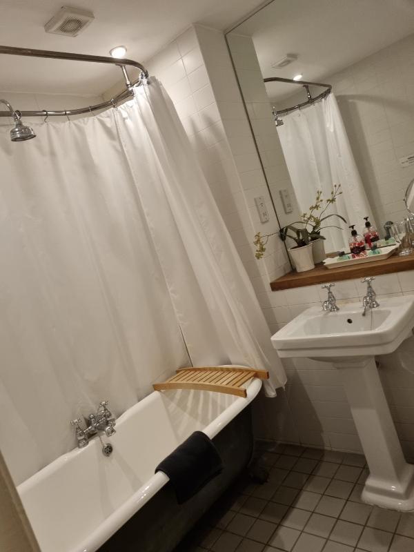 Double Room image 4