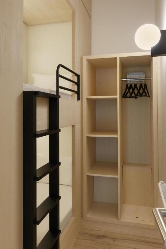 Superior One-Bedroom Apartment with Terrace image 3