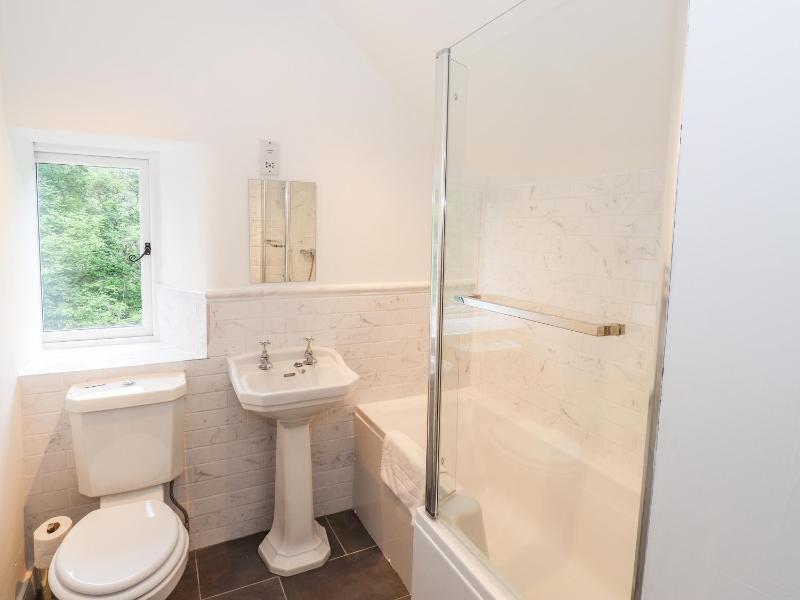 Silverthwaite Cottage - image 14