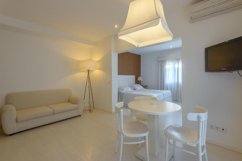 Standard Studio image 3