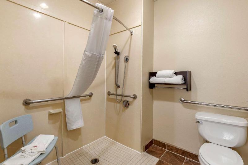 King Suite with Sofa Bed - Accessible/Non Smoking image 4