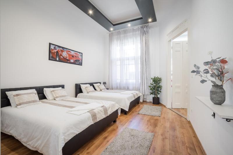 Real Apartments Zichy - image 13