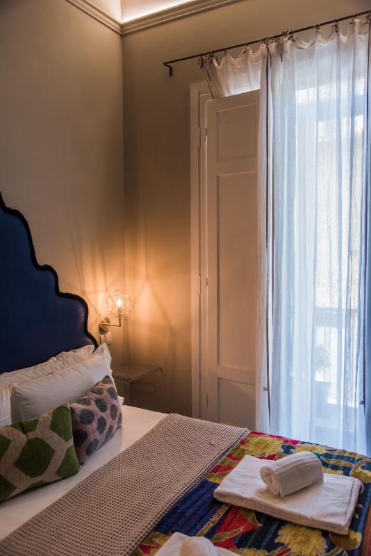 Deluxe Double Room with Balcony image 4