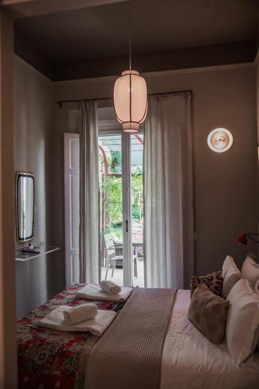 Double Room with Patio image 3