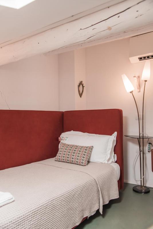 Single Room with Private External Bathroom image 1