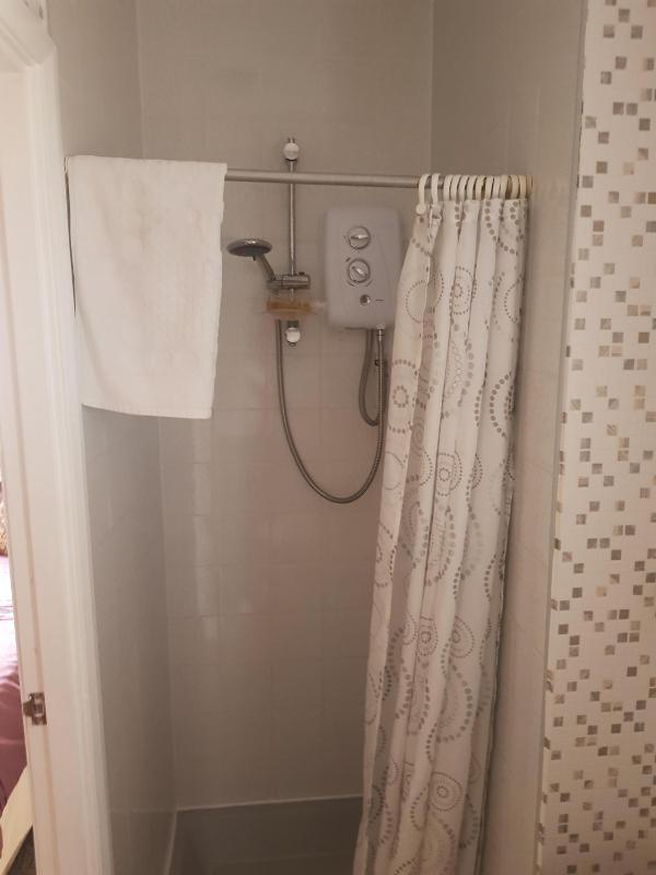 Double Room with Private Bathroom image 2