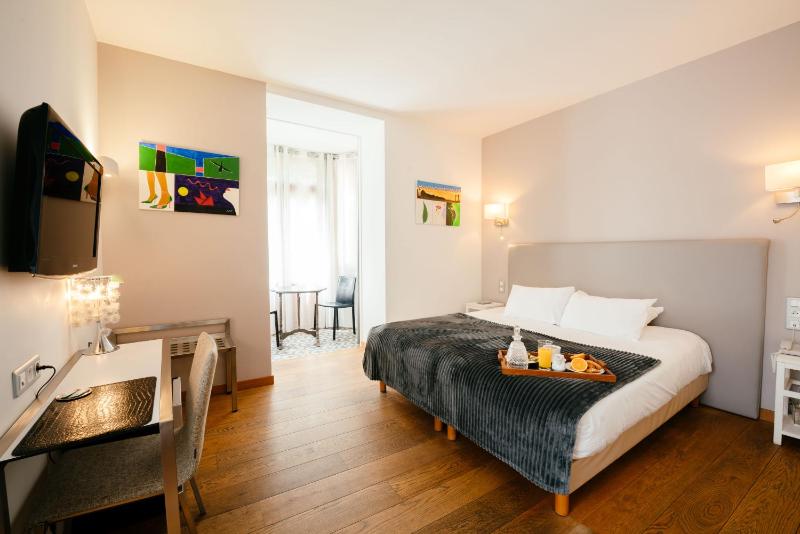 Superior Double Room image 3
