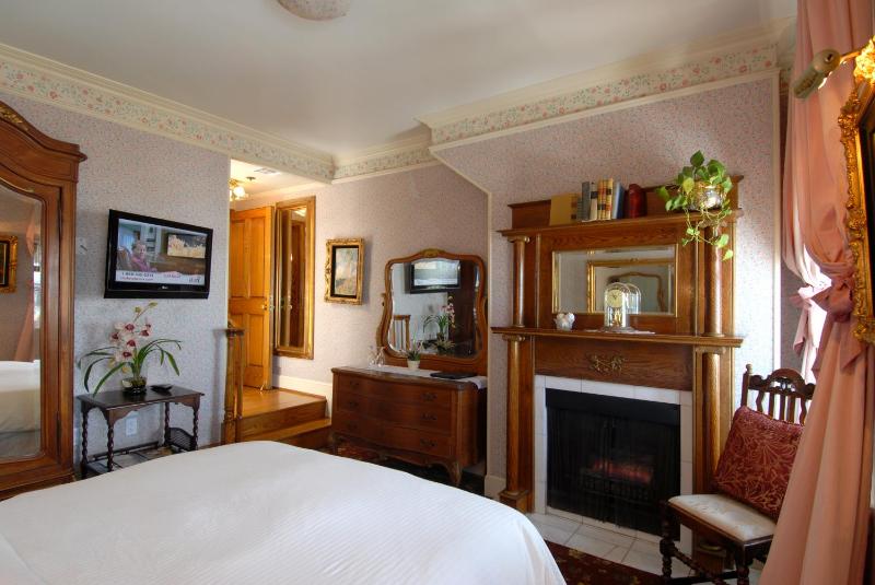 Doryman's Oceanfront Inn - image 16