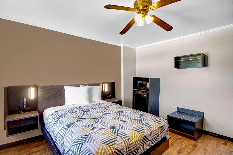 Deluxe Double Room - Non-Smoking