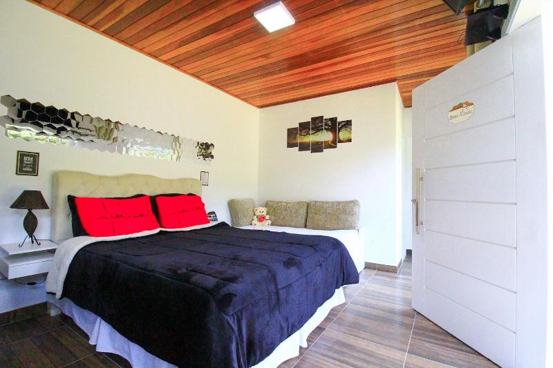 Family Room with Garden View image 3