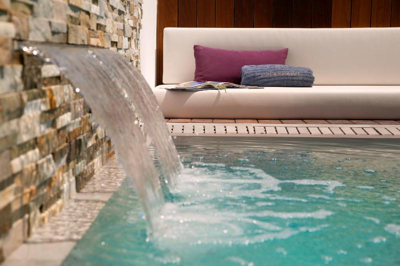 Chris Le Mare Gold Luxury Villa - image 6