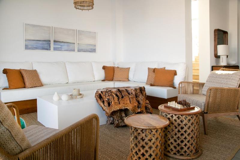 Chris Le Mare Gold Luxury Villa - image 8