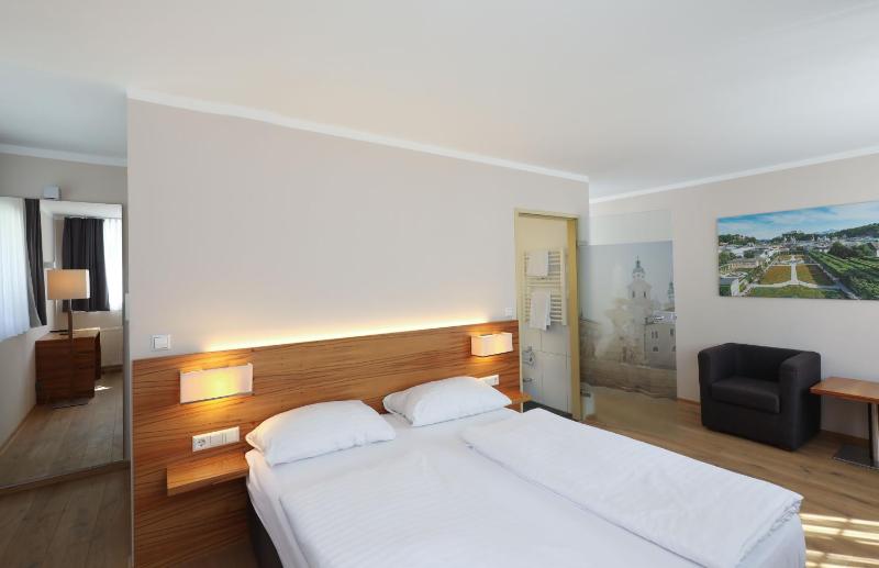 Comfort Double Room image 4