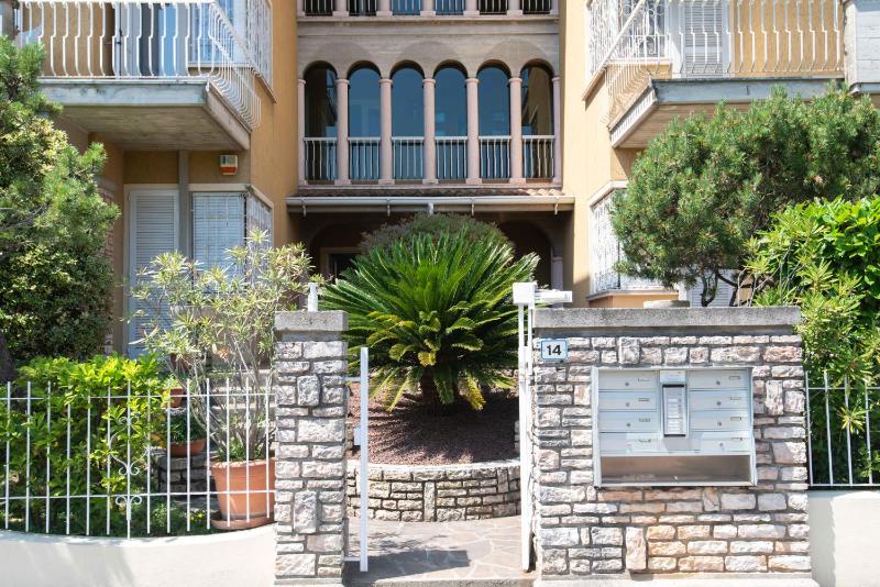 Sirmio Apartments - Narnia Stay - image 32