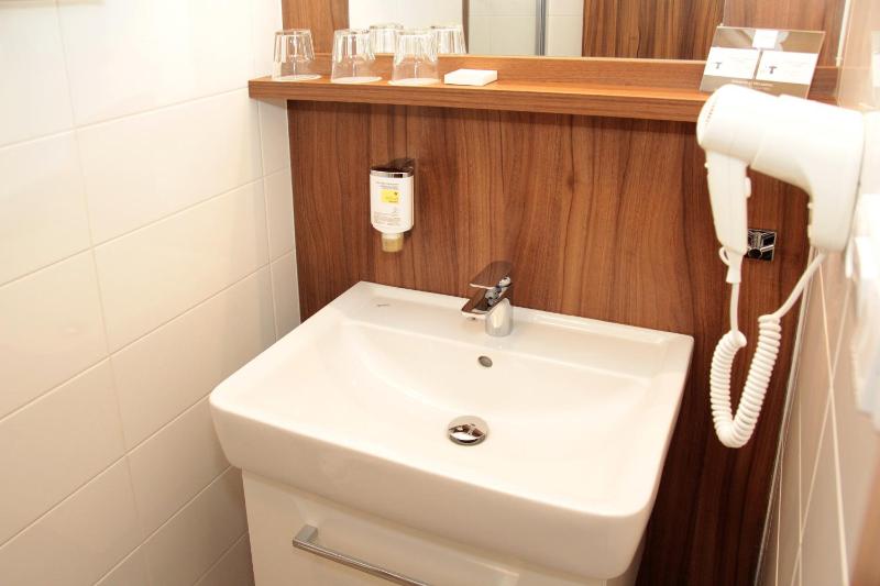 Business Double or Twin Room image 2