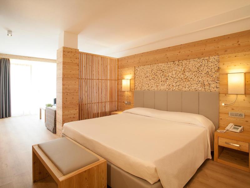 Junior Suite (2 Adults) image 3