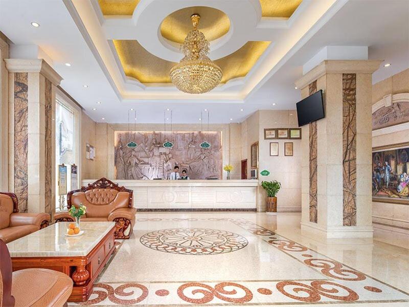 Vienna Hotel Longgang Nanlian - image 2