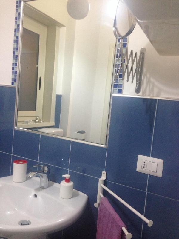 Double Room image 3