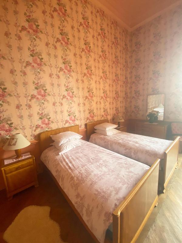 Standard Double Room image 3