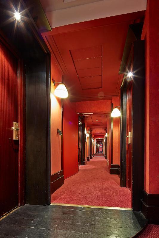 Classic Single Room image 3