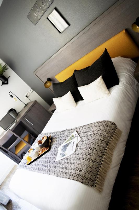 Double Room image 2