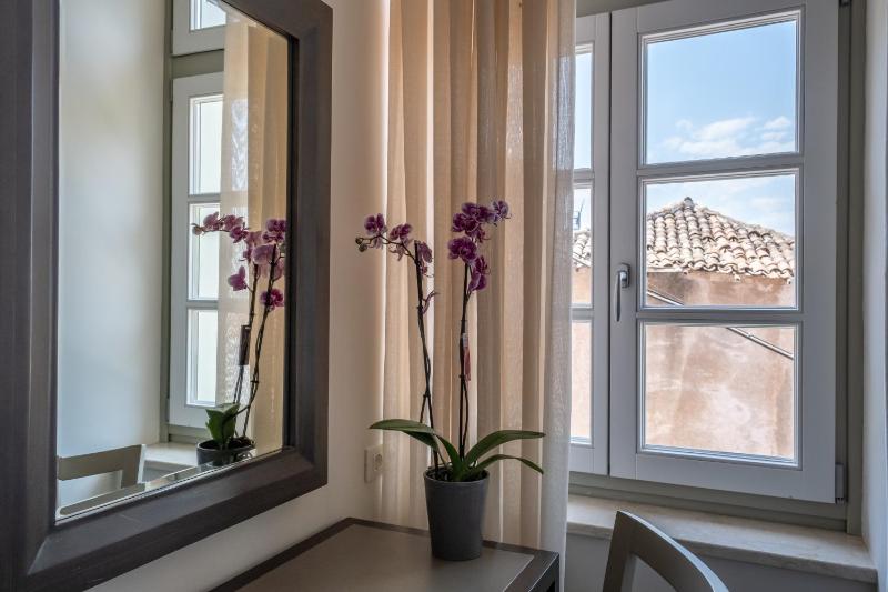 Superior Triple Room image 3