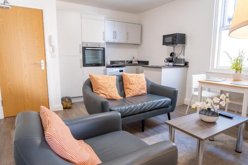 One-Bedroom Apartment image 1