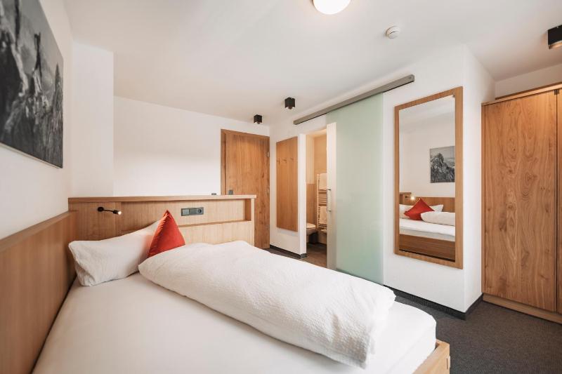 Classic Single Room image 1