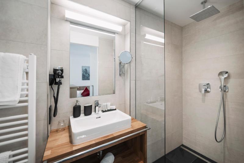 Classic Single Room image 2