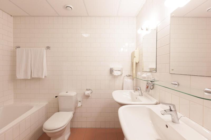 Deluxe Double Room - Non-Smoking image 1