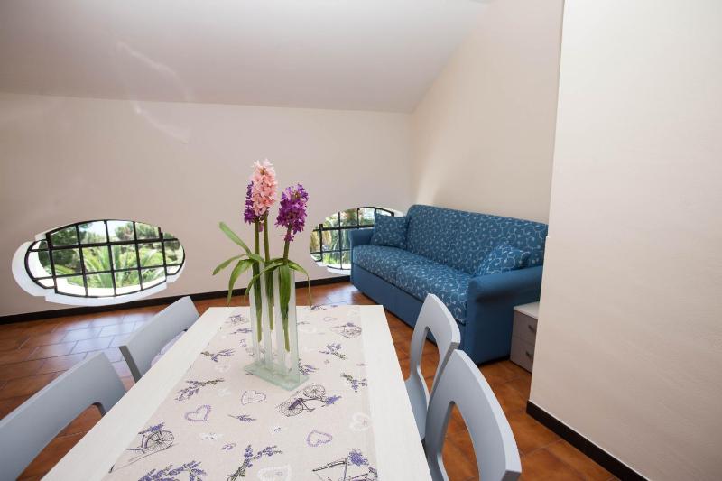 Studio with Balcony and Sea View - Split Level image 3