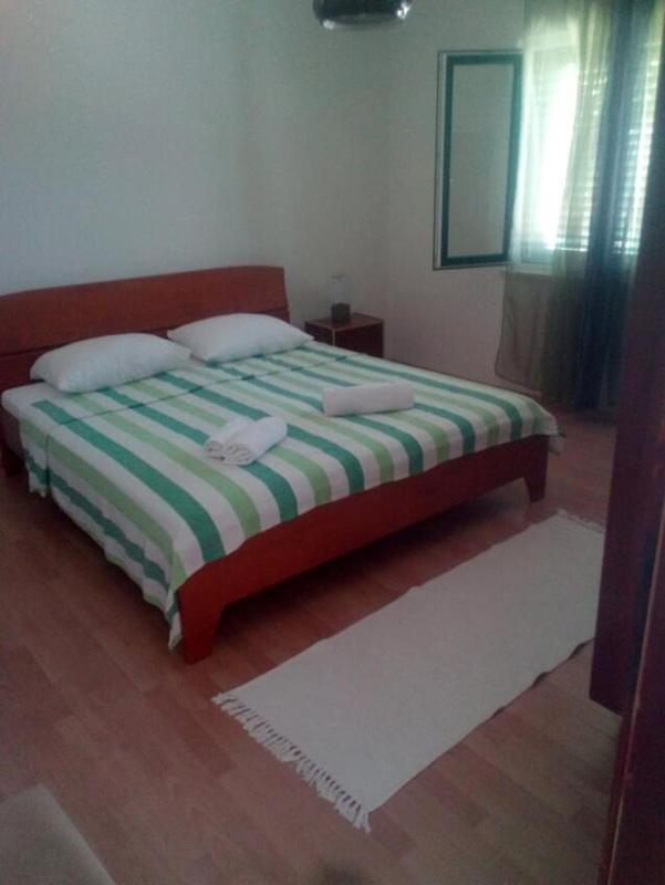 Two-Bedroom Apartment with Terrace and Sea View image 3