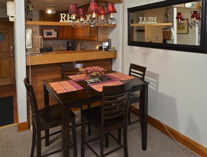 One-Bedroom Apartment image 2