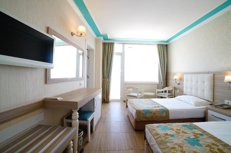 Standard Double or Twin Room image 2