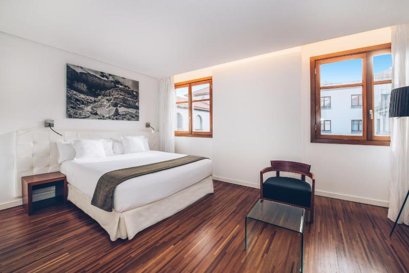 Superior Double Room image 3