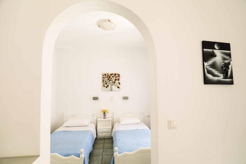 Twin Room image 1