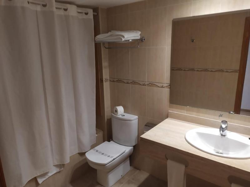 One-Bedroom Apartment image 2