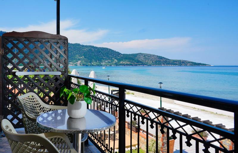 Standard Room with Sea View image 4