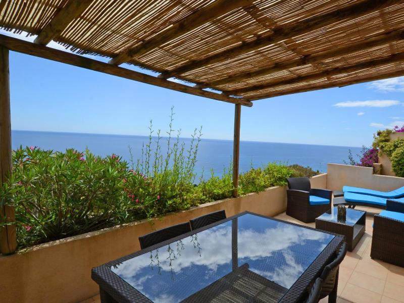 Studio with Sea View image 4