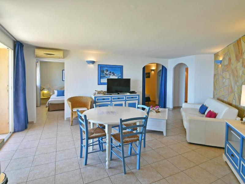Superior Apartment image 3