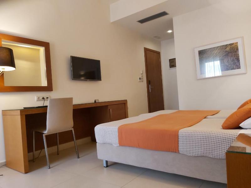 Triple Room image 3