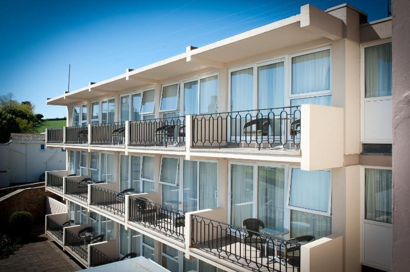 Twin/Double Room - Sea View Balcony image 2
