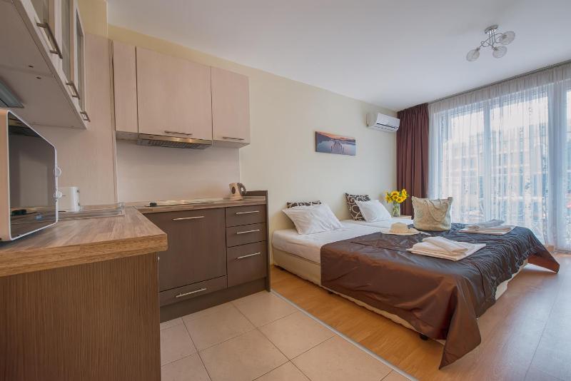 Admiral Plaza Holiday Apartments - image 16