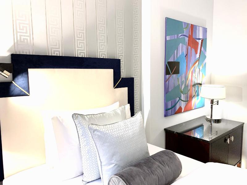 MONDRIAN Suite with Old Town Market Square view (180m2) image 4