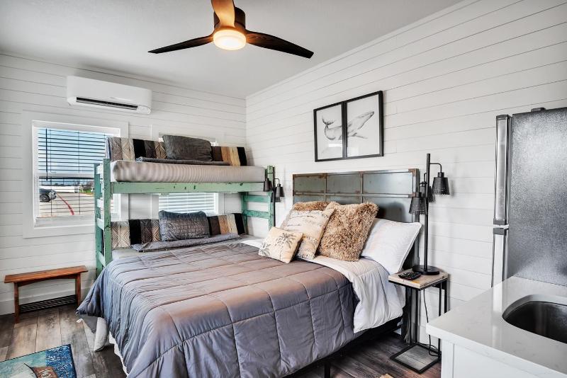 Three-Bedroom Townhouse image 3